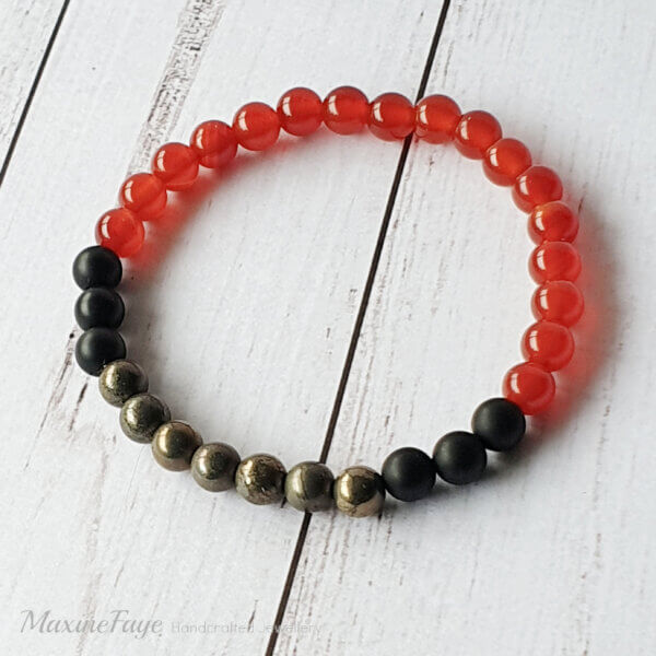 This Onyx, Pyrite and Carnelian gemstone stretch bracelet may be suitable for people who have a metal allergy.