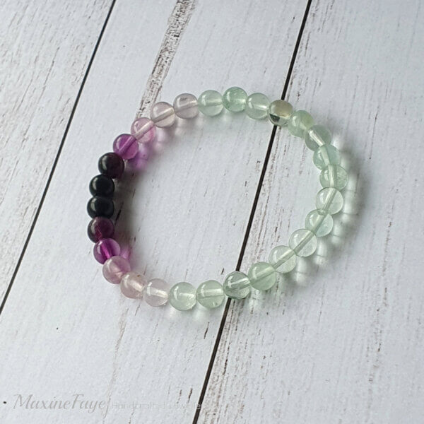 This Rainbow Fluorite gemstone stretch bracelet may be suitable for people who have a metal allergy.