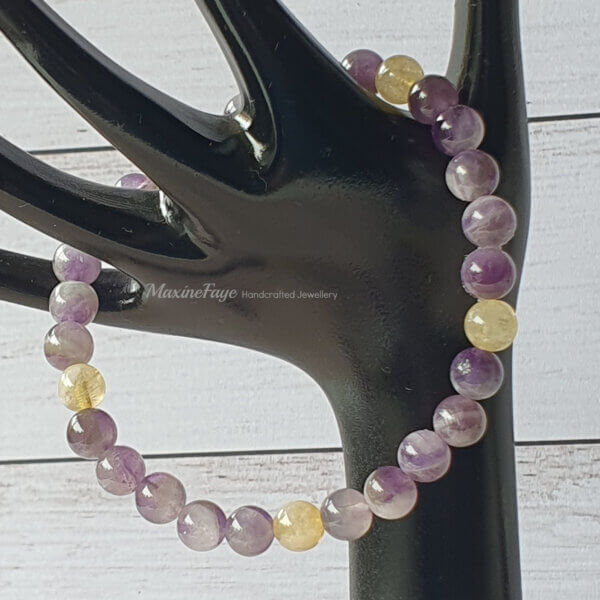 This Chevron Amethyst and Citrine gemstone stretch bracelet is suitable for people who have a metal allergy.