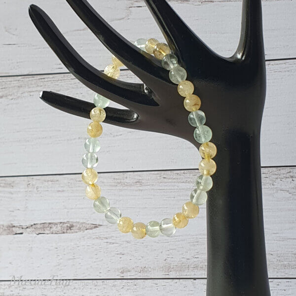 This Citrine & Fluorite stretch bracelet is suitable for people who have a metal allergy.