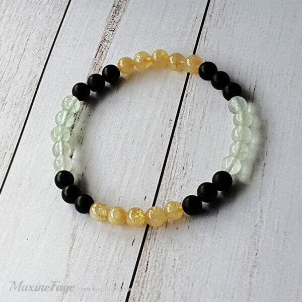 This Fluorite, Citrine and Onyx gemstone stretch bracelet is suitable for people who have a metal allergy.