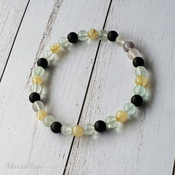 This Gemstone mix stretch bracelet is suitable for people who have a metal allergy.