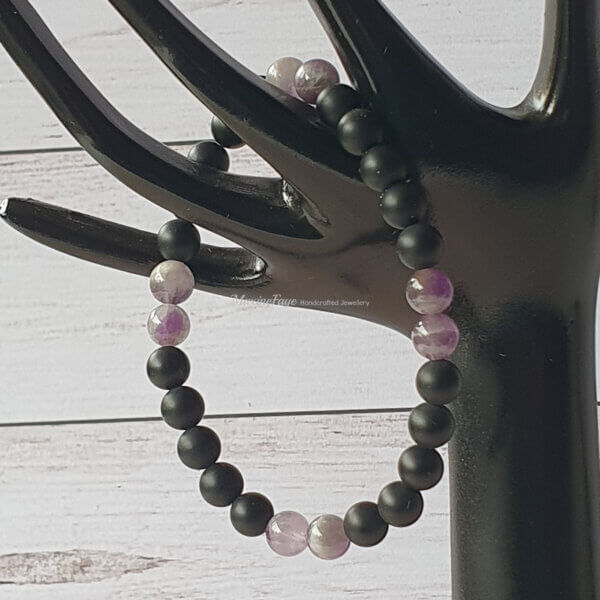 This Chevron Amethyst & Onyx gemstone stretch bracelet is suitable for people who have a metal allergy.