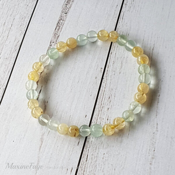 This Citrine & Fluorite stretch bracelet is suitable for people who have a metal allergy.